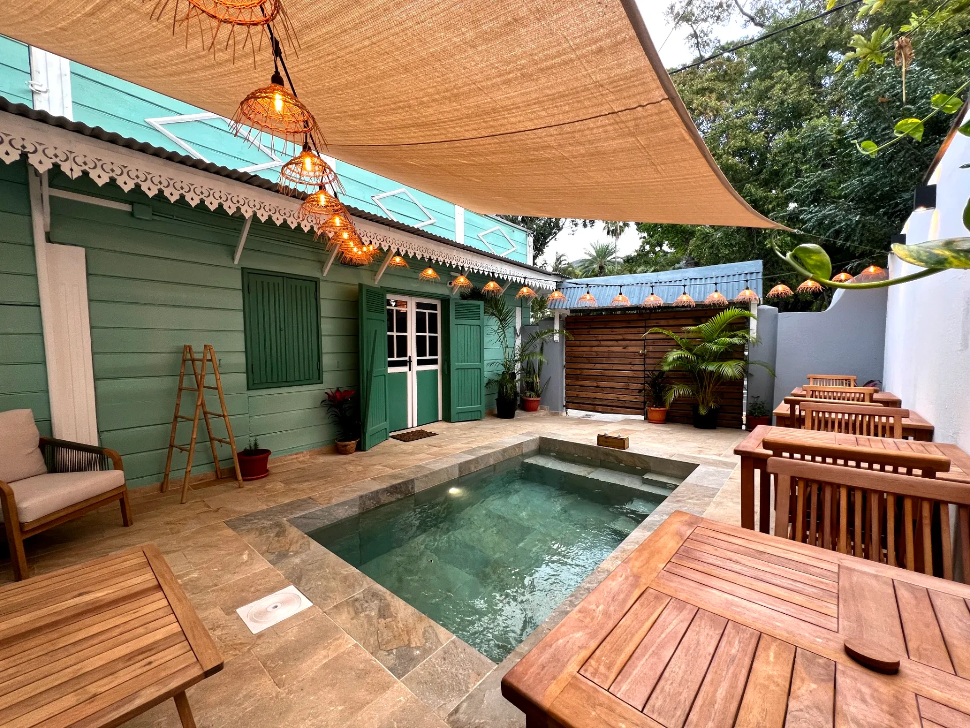 Terrasse tropicale photographiée par Le Studio Marketing à La Réunion